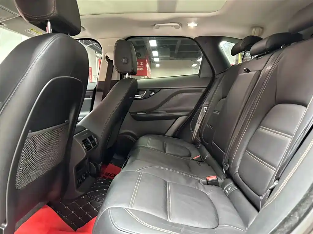 Jaguar F-PACE 2019 2.0T AWD Urban Prestige Edition