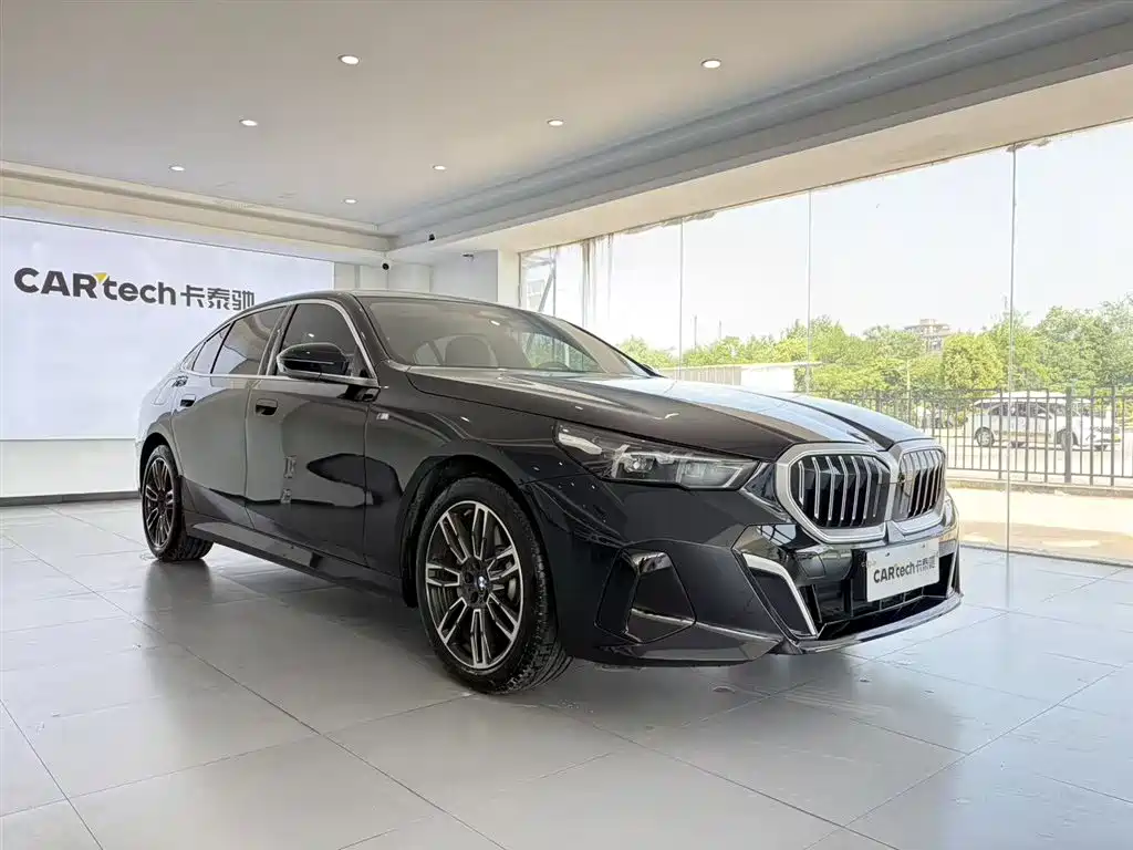 BMW 5 Series 2025 530Li Leading Edition M Sport Package