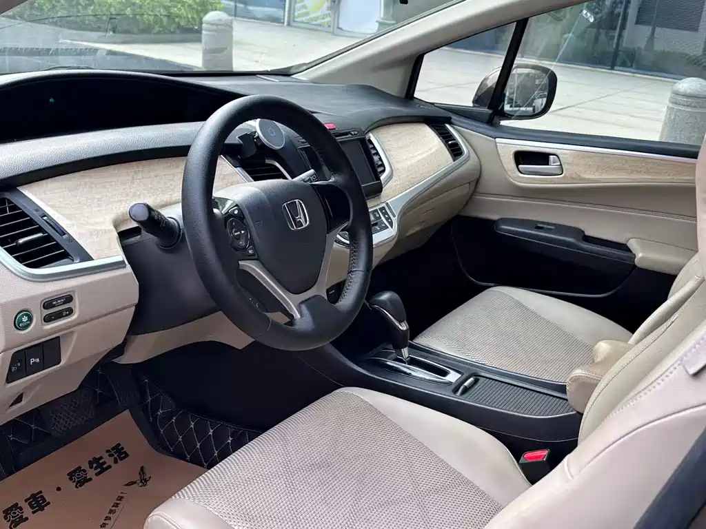 Honda Jade 2013 1.8L Automatic Comfort Edition 5-seater