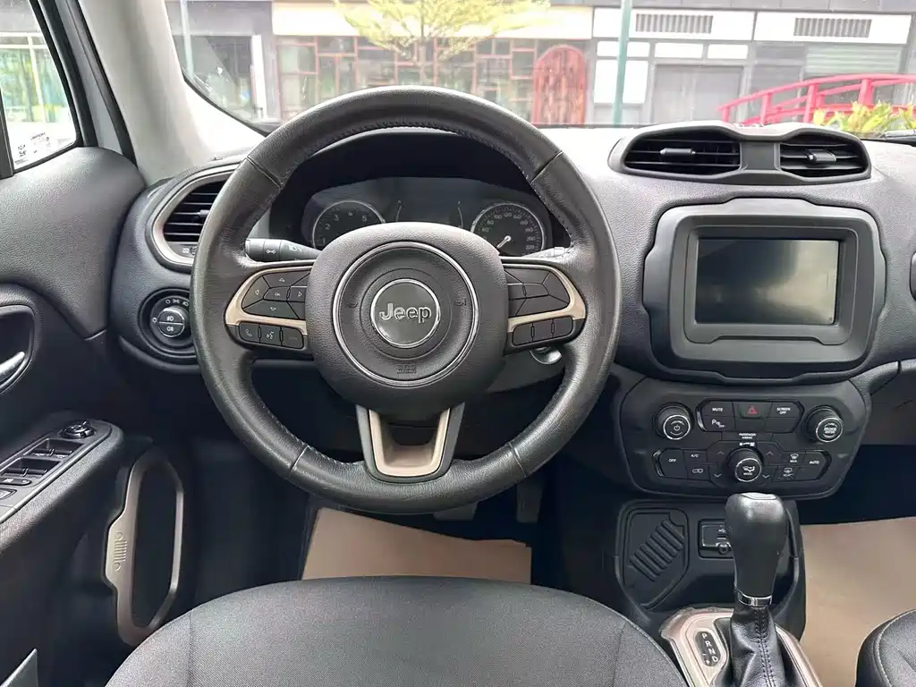 Jeep Renegade 2018 Connected Screen Edition 180T Automatic Energy Version