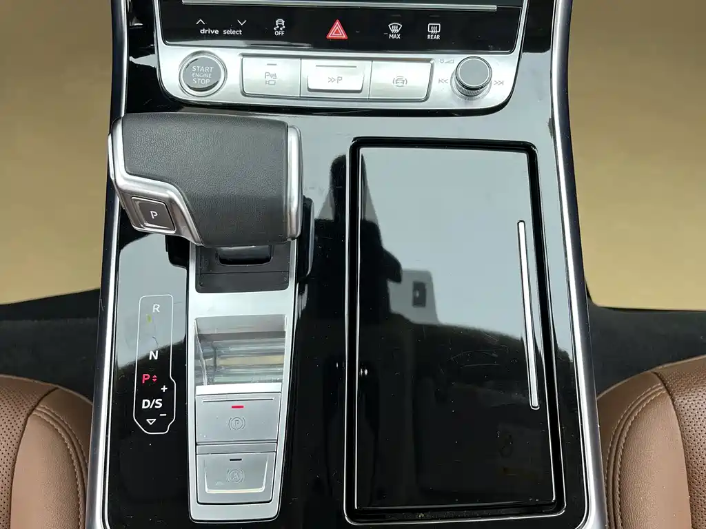 Audi Q7 2023 45 TFSI quattro S line