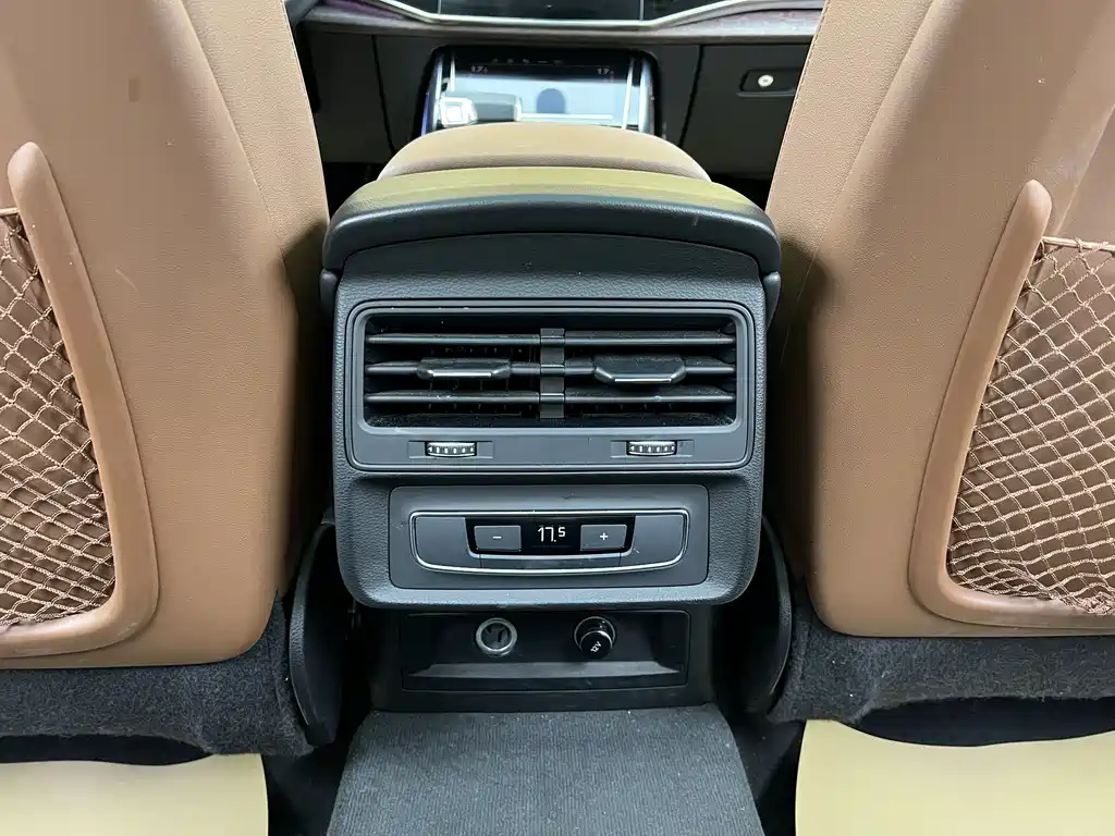 Audi Q7 2023 45 TFSI quattro S line