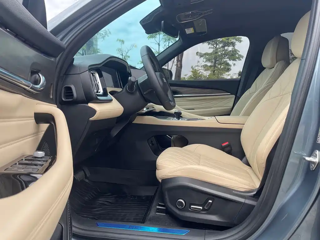 Geely Monjaro 2026 Dongfang Yao 2.0TD Automatic Lanxing Edition