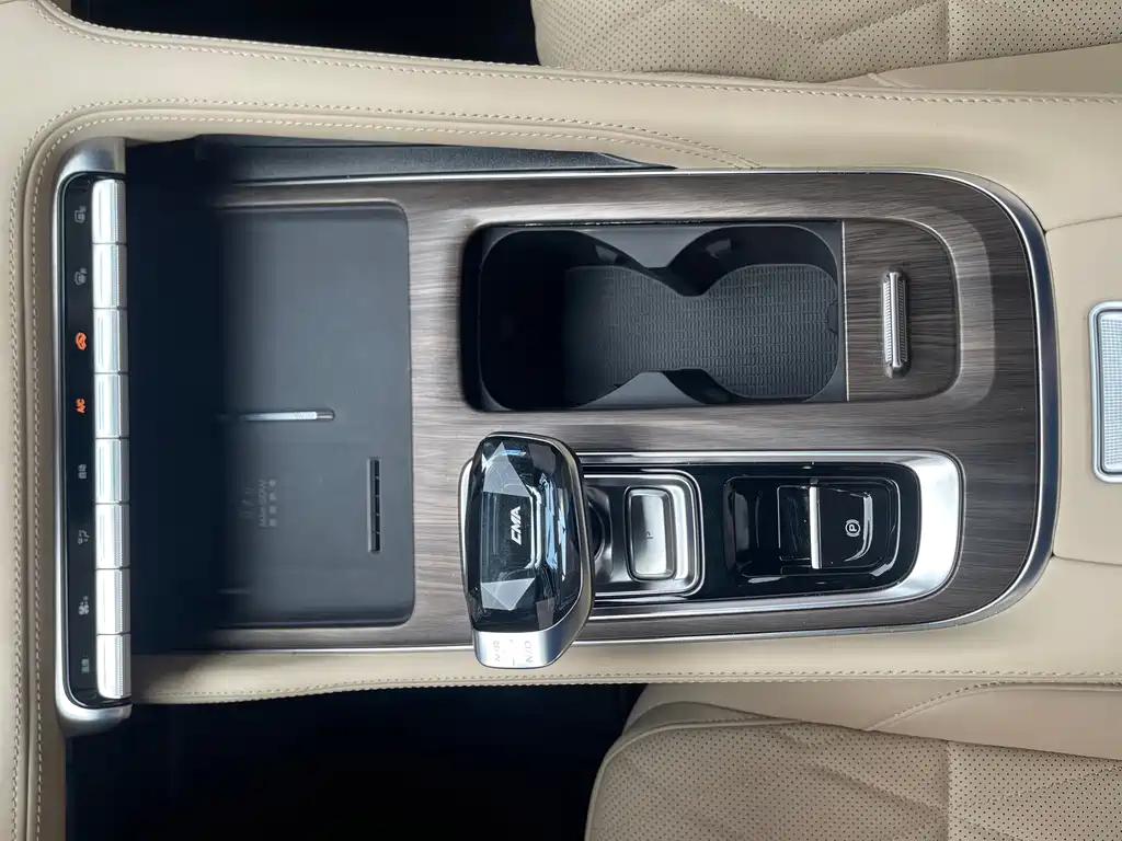 Geely Monjaro 2026 Dongfang Yao 2.0TD Automatic Lanxing Edition
