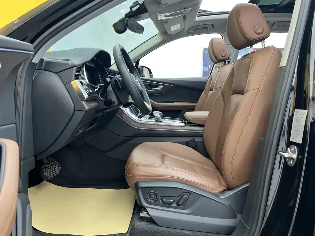 Audi Q7 2023 45 TFSI quattro S line