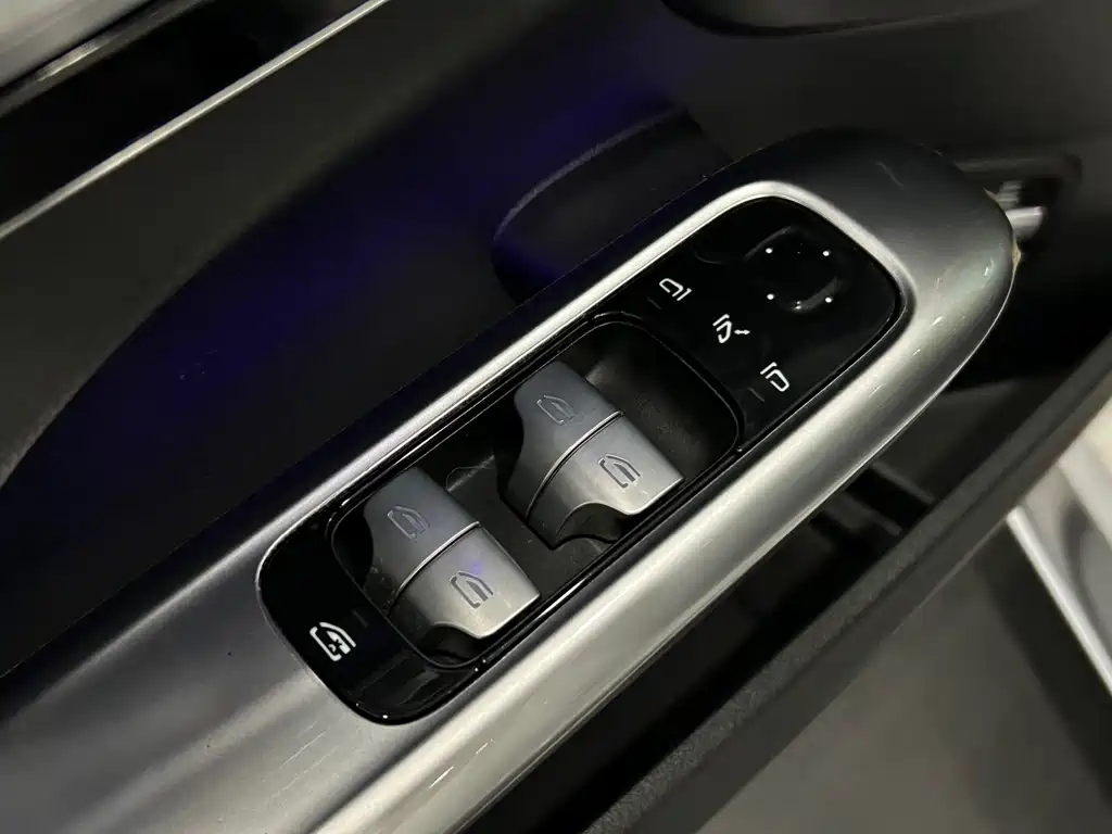 Mercedes-Benz C-Class NEV 2023 C 350 eL