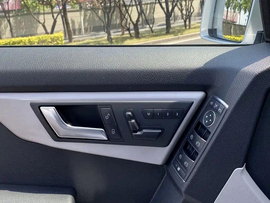 Mercedes-Benz GLK-Class 2013 GLK 300 4MATIC Dynamic Sunroof Edition