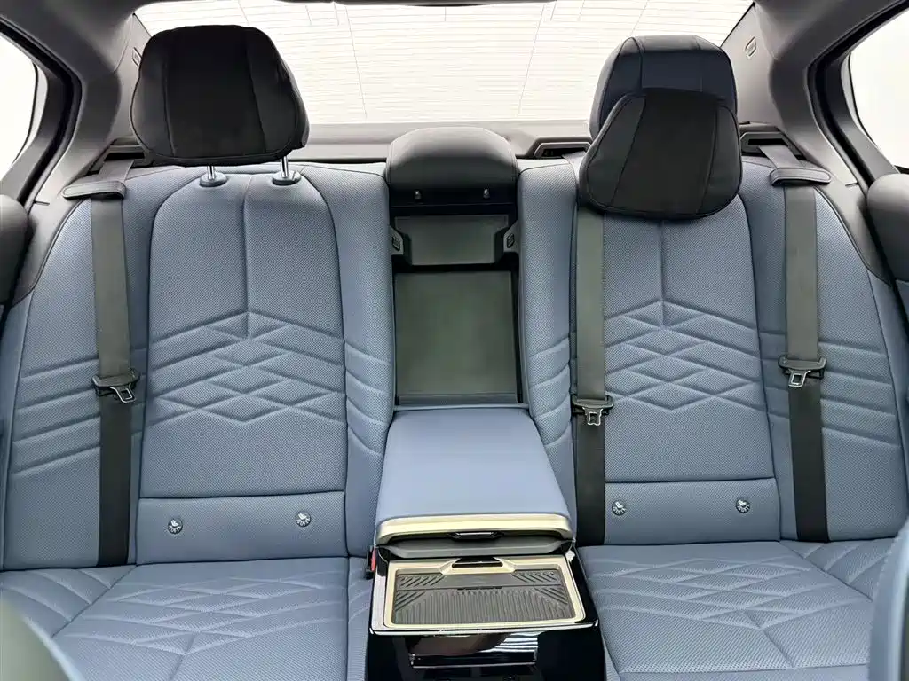 BMW 5 Series 2024 530Li Exclusive M Sport Package