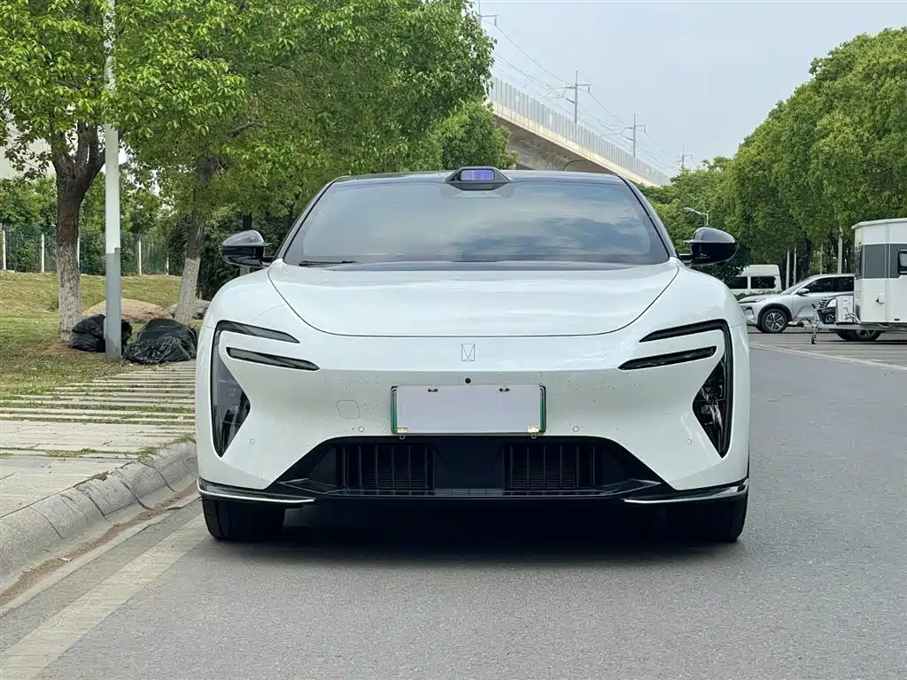Avatr 06 2025 Ultra EV