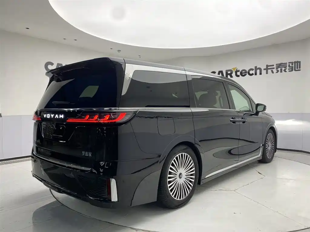 Voyah Dreamer 2025 PHEV AWD Flagship Kunpeng Edition