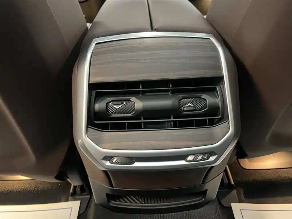 BMW 7 Series 2023 735Li M Sport Package