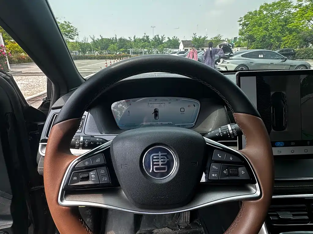 BYD Tang 2023 DM-i Champion Edition 112KM Prestige Model
