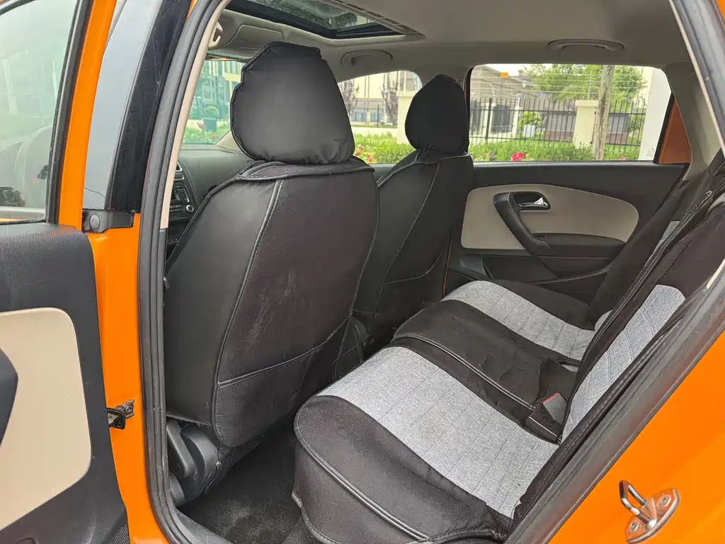 Volkswagen Cross Polo 2012 1.6L AT