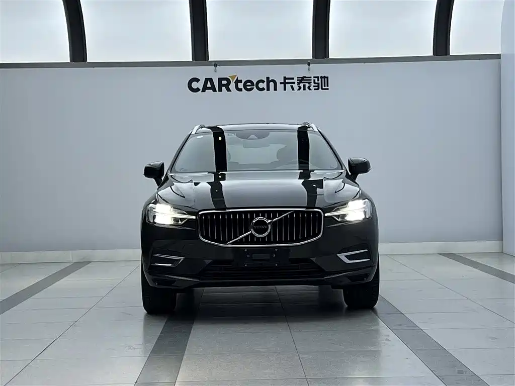 Volvo XC60 2020 T5 AWD Momentum Luxury Edition