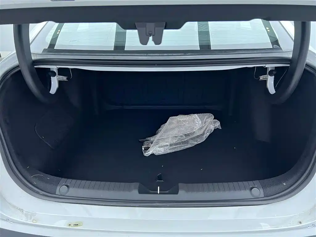 Geely Galaxy L6 2025 EM-i 140km Explore+ Edition
