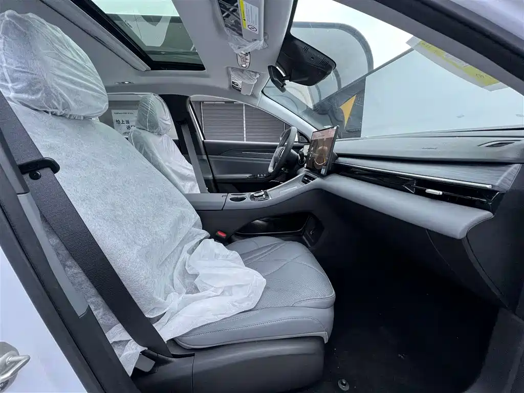 Geely Galaxy L6 2025 EM-i 140km Explore+ Edition