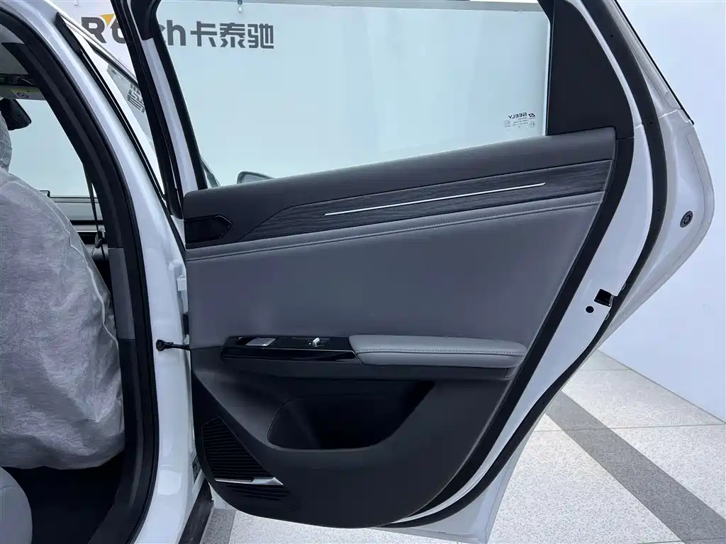 Geely Galaxy L6 2025 EM-i 140km Explore+ Edition
