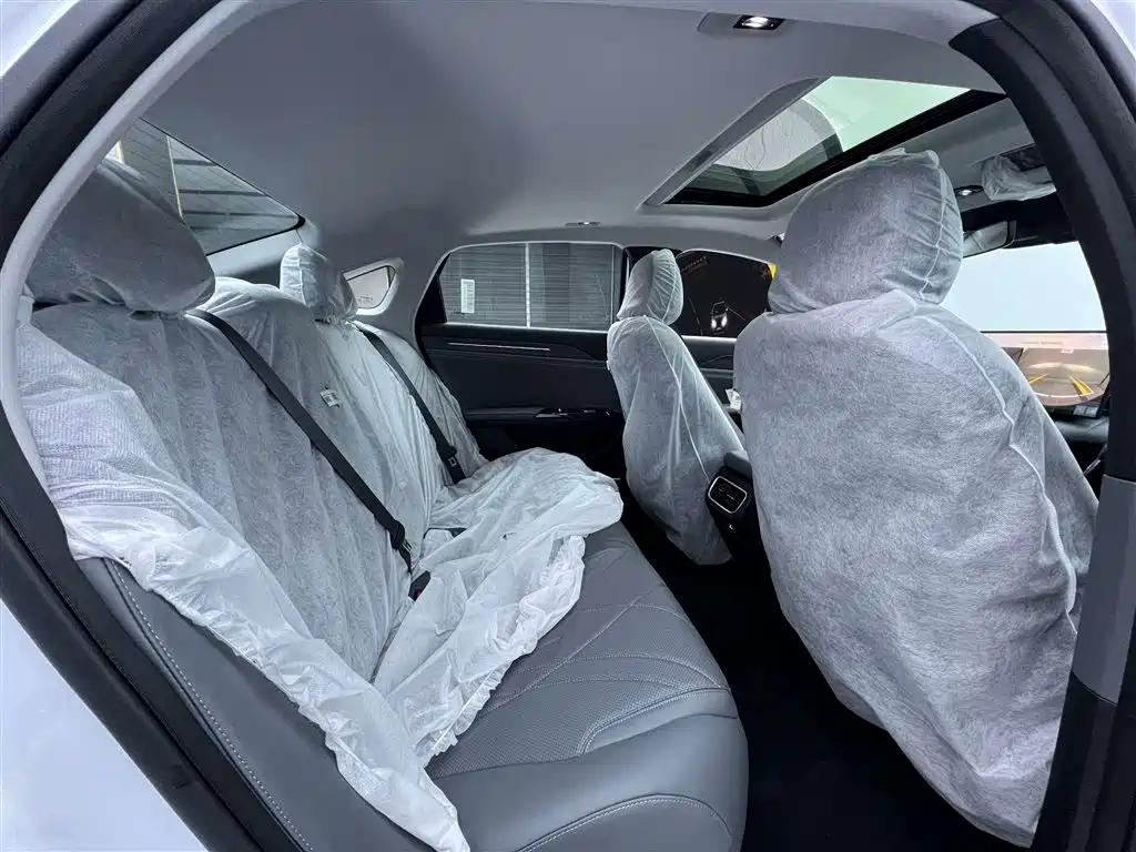 Geely Galaxy L6 2025 EM-i 140km Explore+ Edition