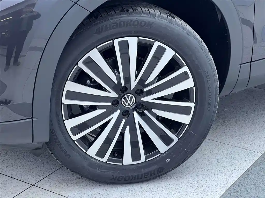 Tavendor 2025 330TSI Luxury Edition