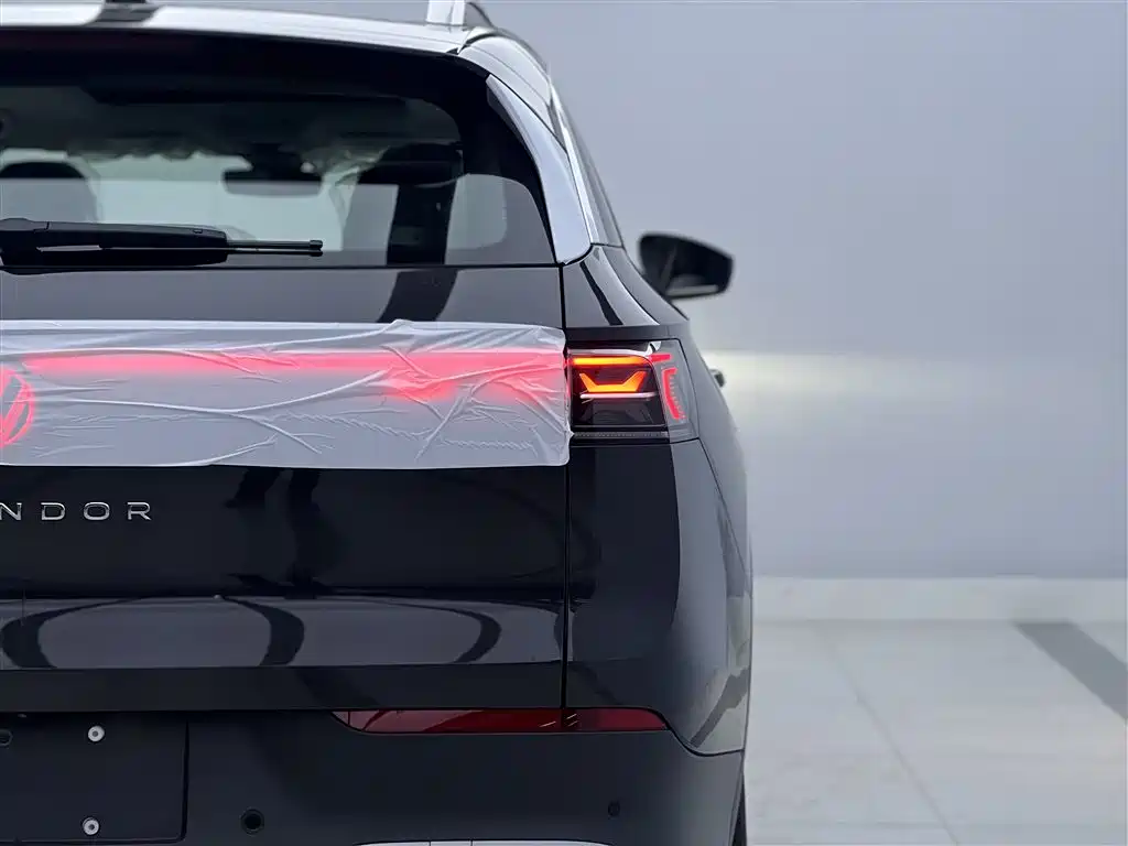 Tavendor 2025 330TSI Luxury Edition