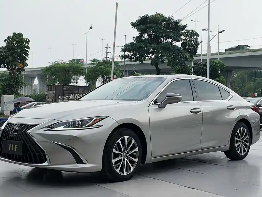 Lexus ES 2020 200 Luxury Edition