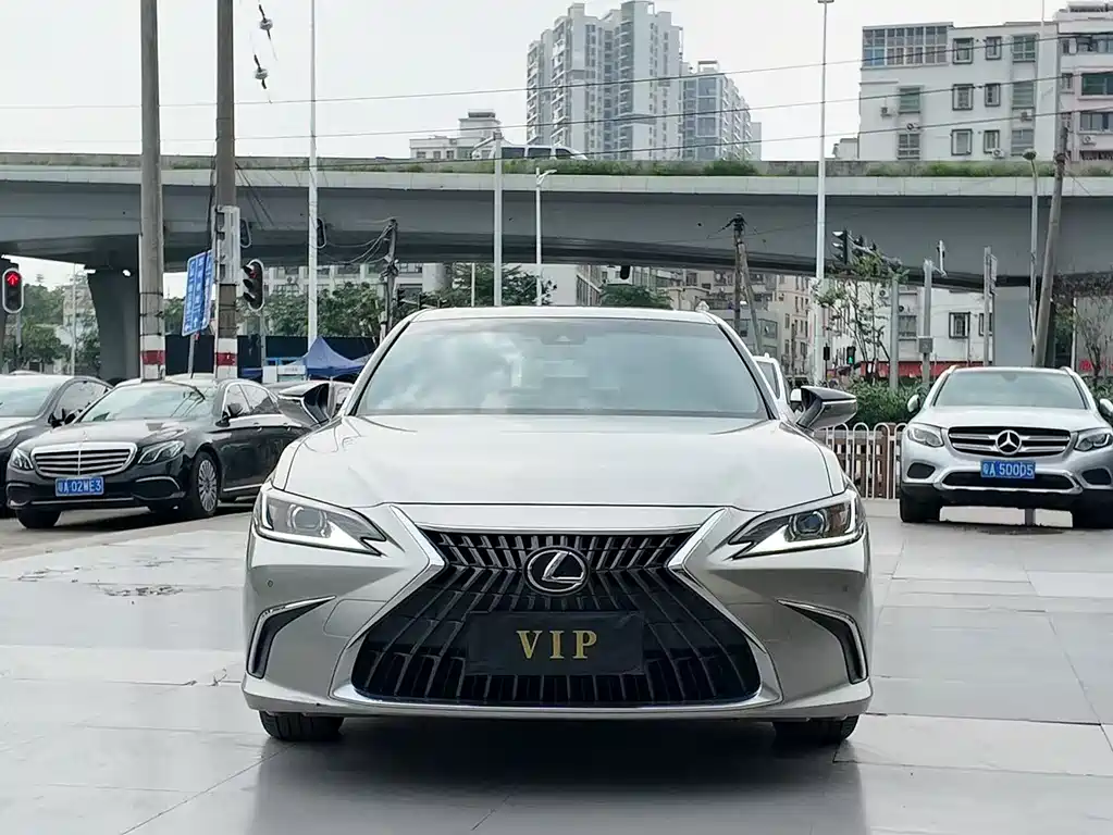 Lexus ES 2020 200 Luxury Edition