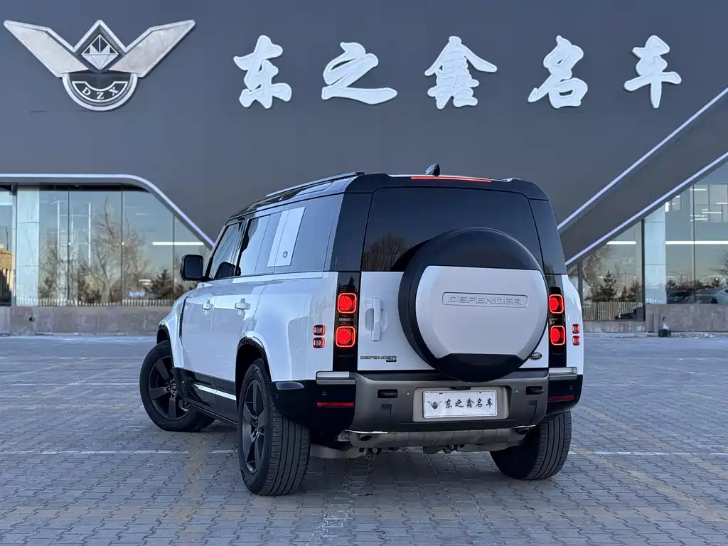 Land Rover Defender 2023 110 3.0T P400 X-DYNAMIC HSE