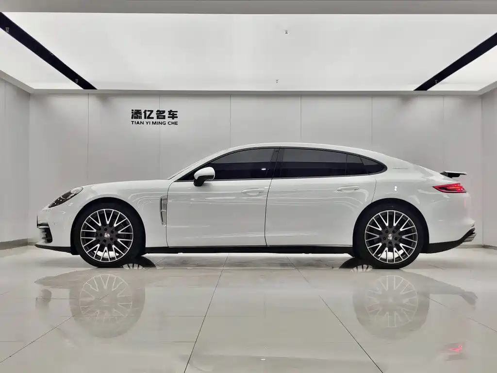 Porsche Panamera 4 Executive LWB 3.0T