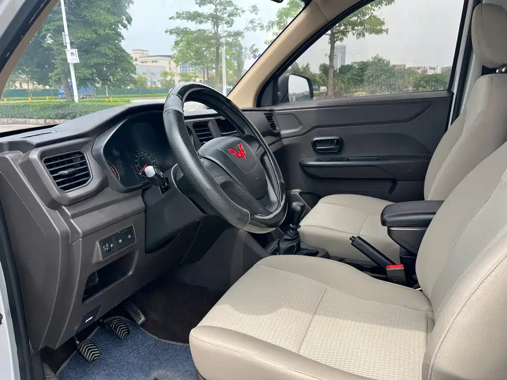 Wuling Hongguang V 2022 1.5L Jinqv Edition Electric Power Assist LAR