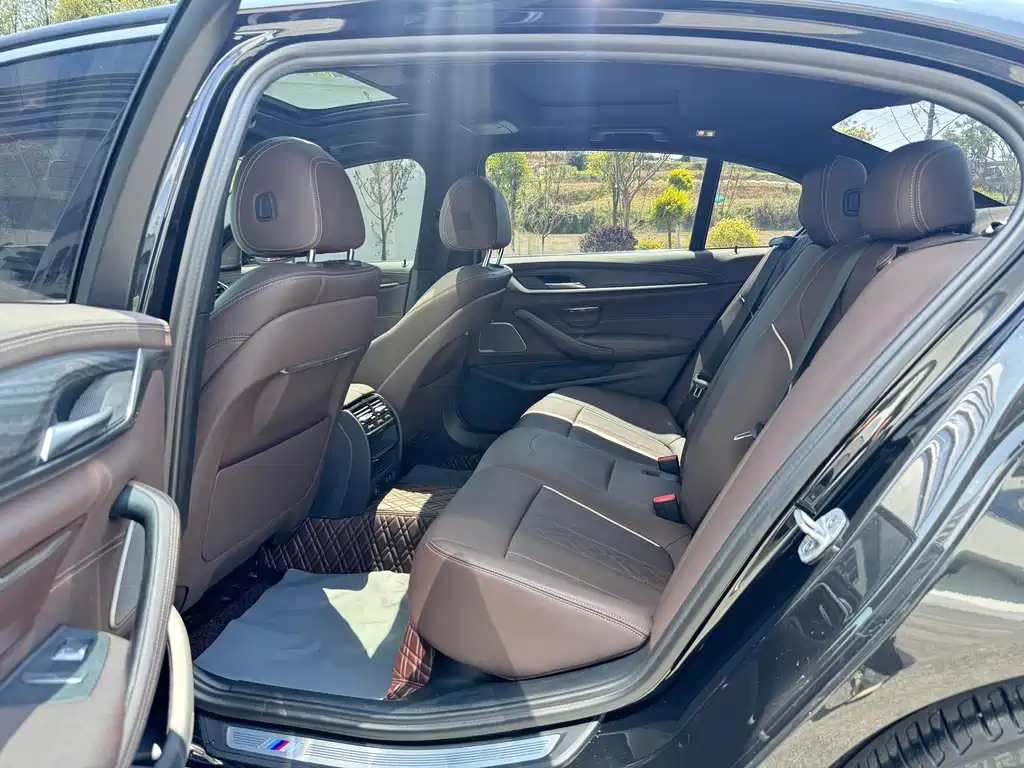 BMW 5 Series 2021 530Li Leading Edition M Sport Package