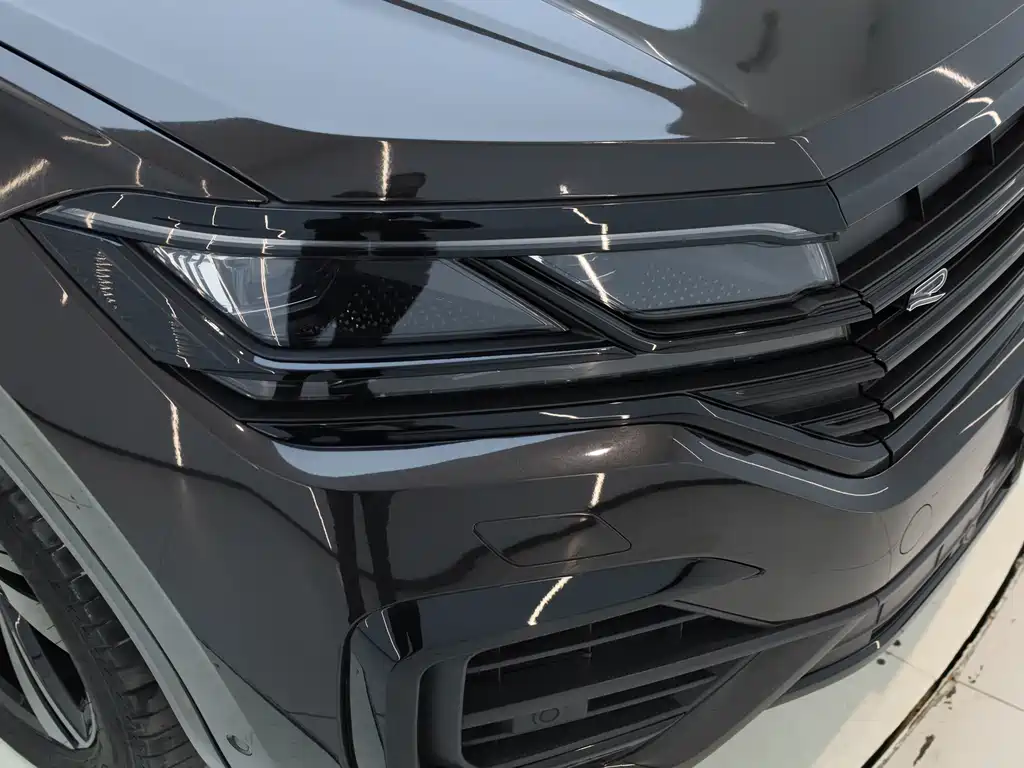 Volkswagen Touareg 2022 3.0TSI R-Line Black Edition
