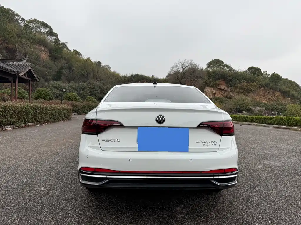 Volkswagen Sagitar 2023 300TSI DSG Beyond Edition