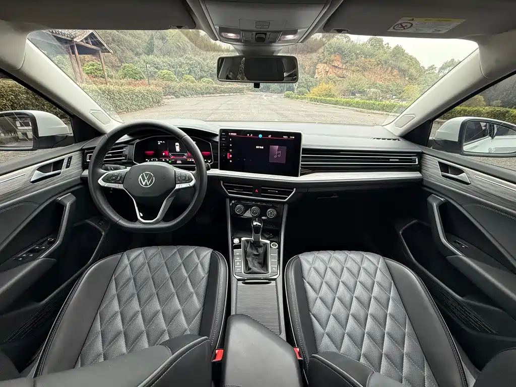 Volkswagen Sagitar 2023 300TSI DSG Beyond Edition