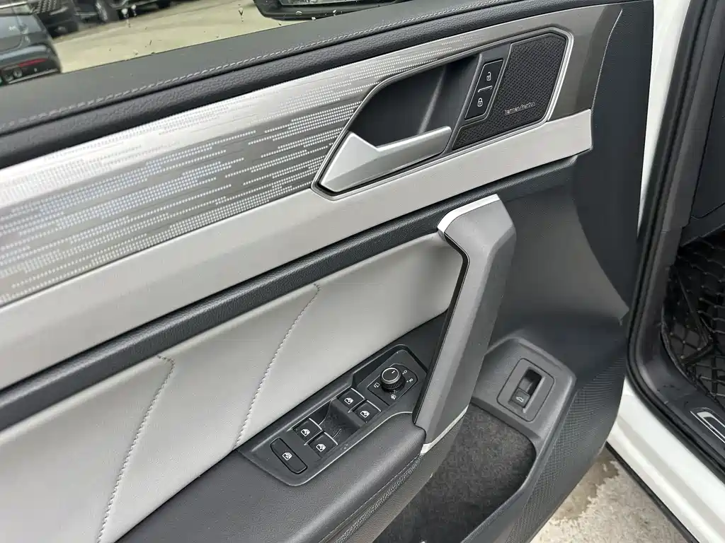 Volkswagen Tayron 2023 Facelift 380TSI 4WD R-Line Pro Smart Edition