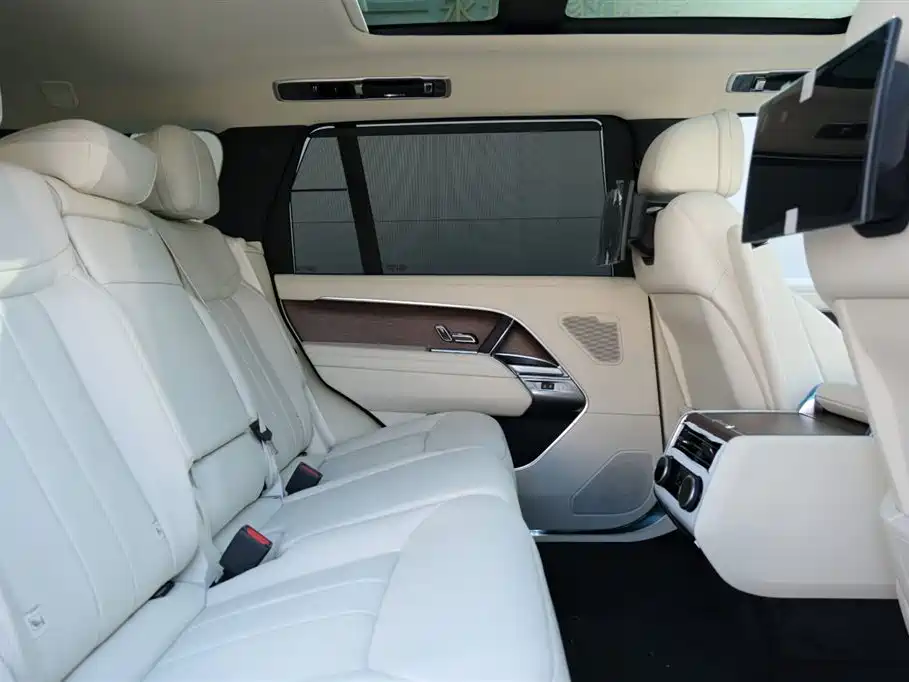 Range Rover 2023 3.0 L6 400PS Autobiography LWB