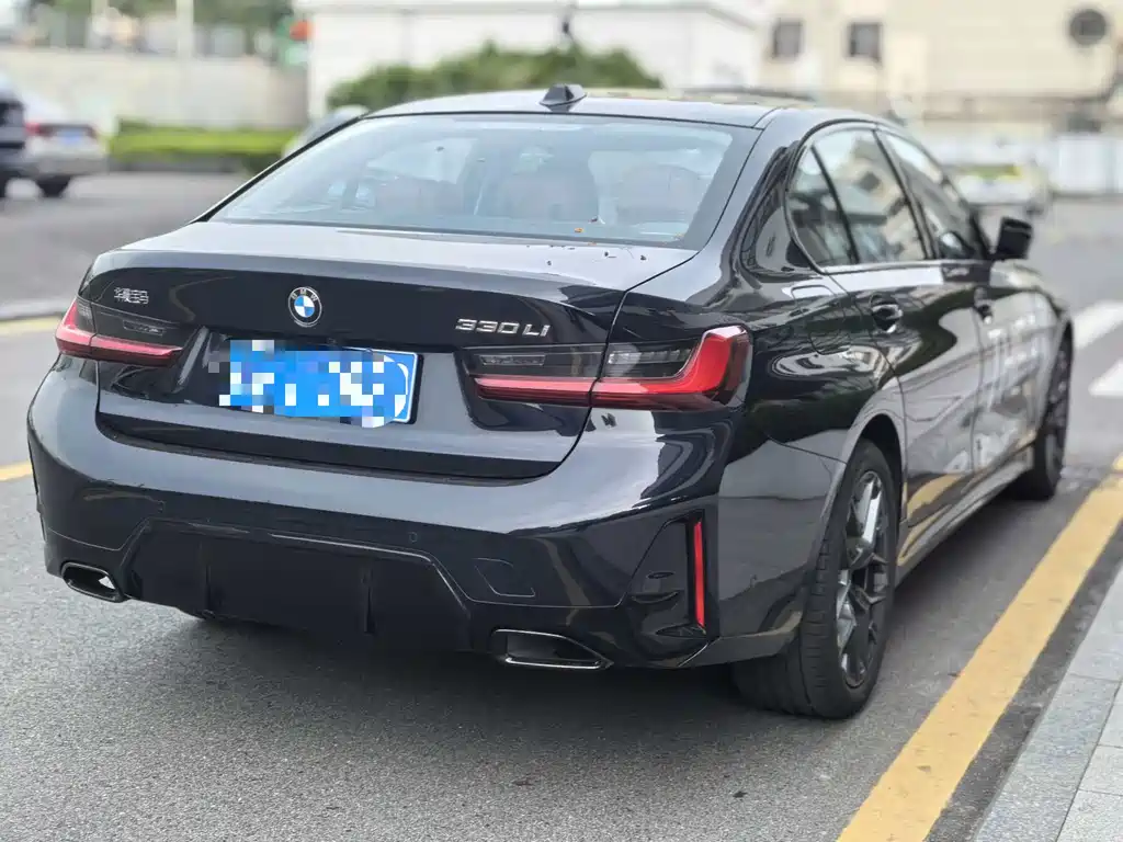 BMW 3 Series 2025 330Li M Sport Night Edition