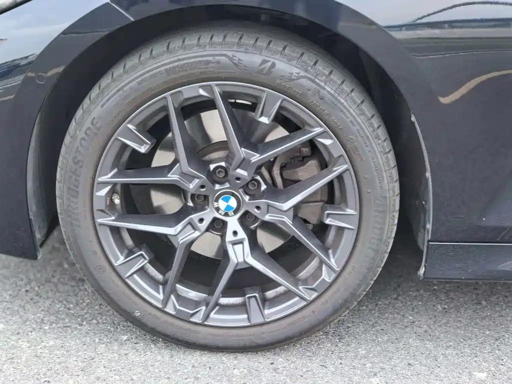 BMW 3 Series 2025 330Li M Sport Night Edition