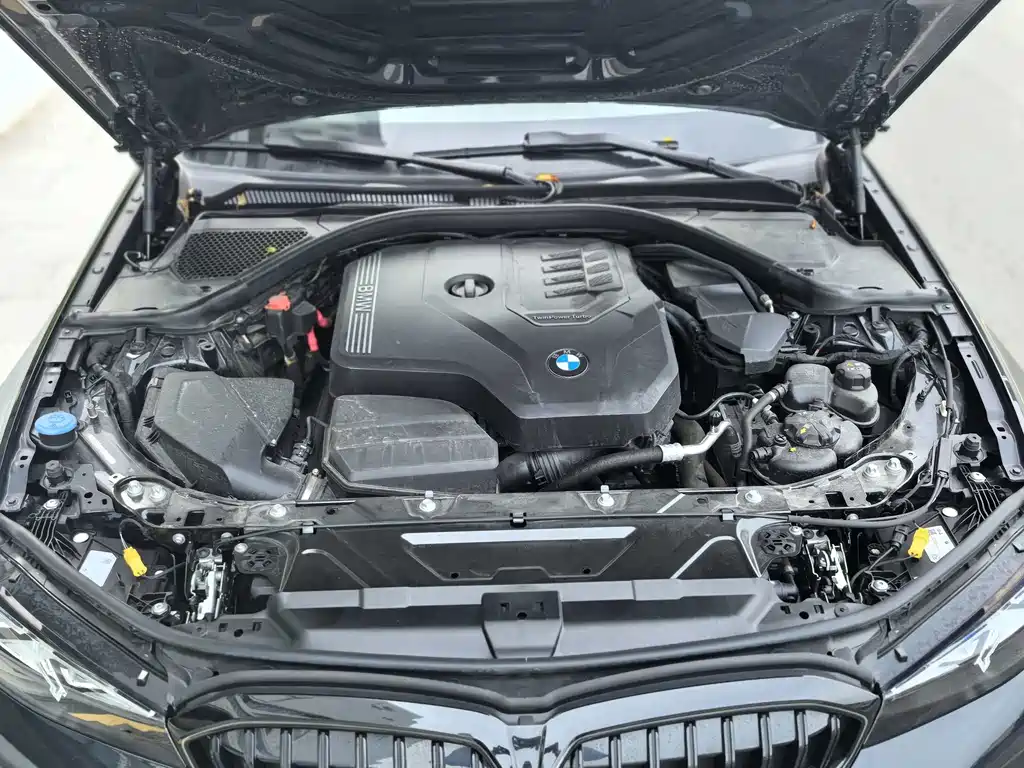 BMW 3 Series 2025 330Li M Sport Night Edition