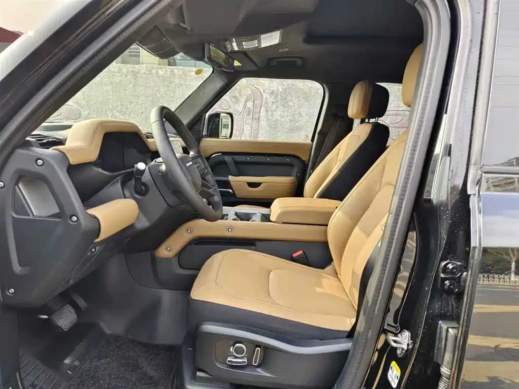 Land Rover Defender 2025 130 3.0T P400 7-Seater Luxury Edition