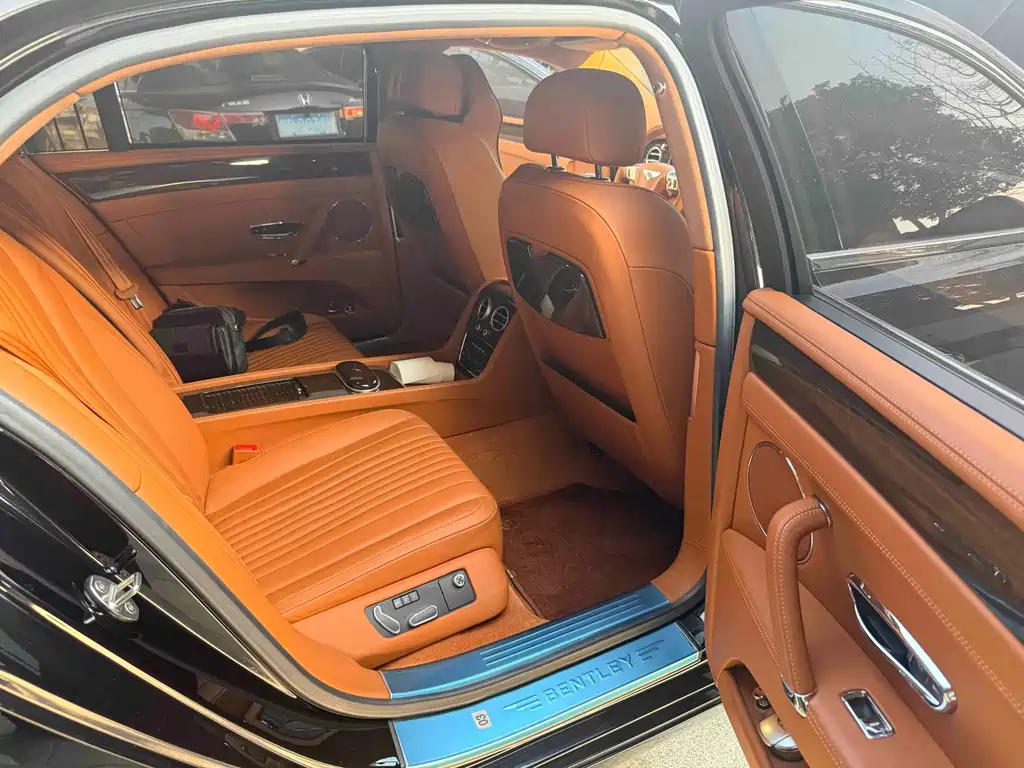 Bentley Flying Spur 2017 4.0T V8 Standard Edition