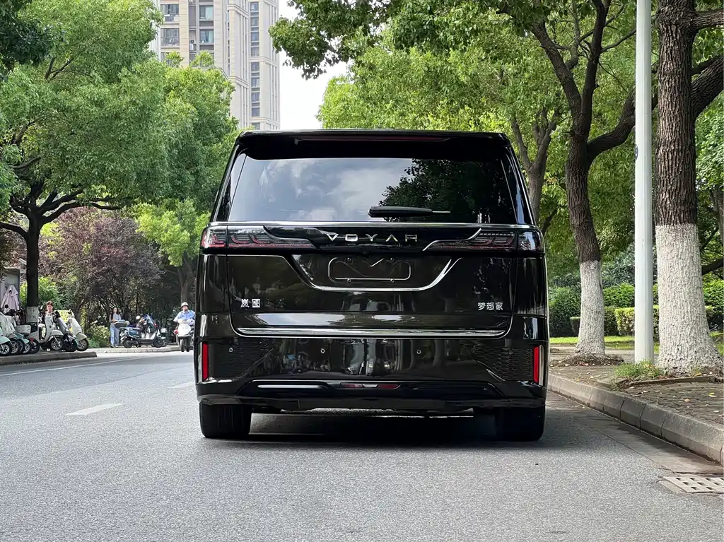 Voyah Dreamer 2025 PHEV AWD Flagship Kunpeng Edition