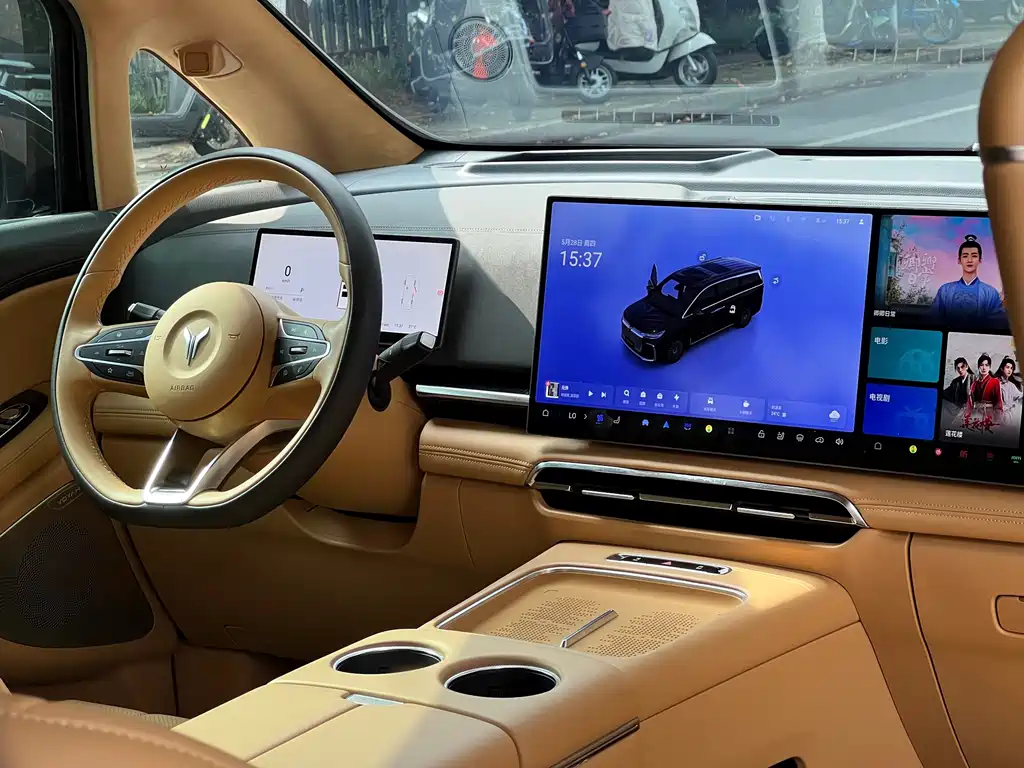 Voyah Dreamer 2025 PHEV AWD Flagship Kunpeng Edition