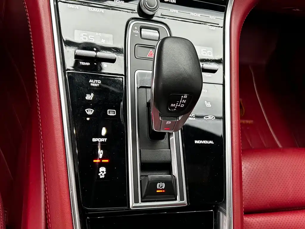 2017 Porsche Panamera 3.0T