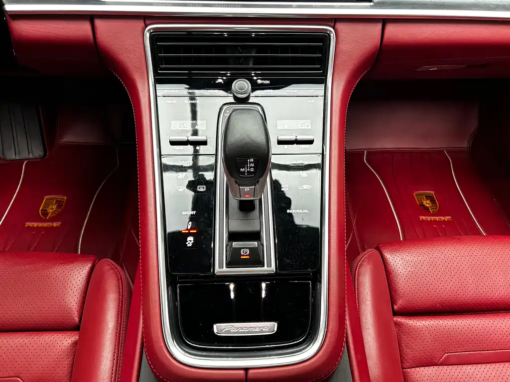2017 Porsche Panamera 3.0T
