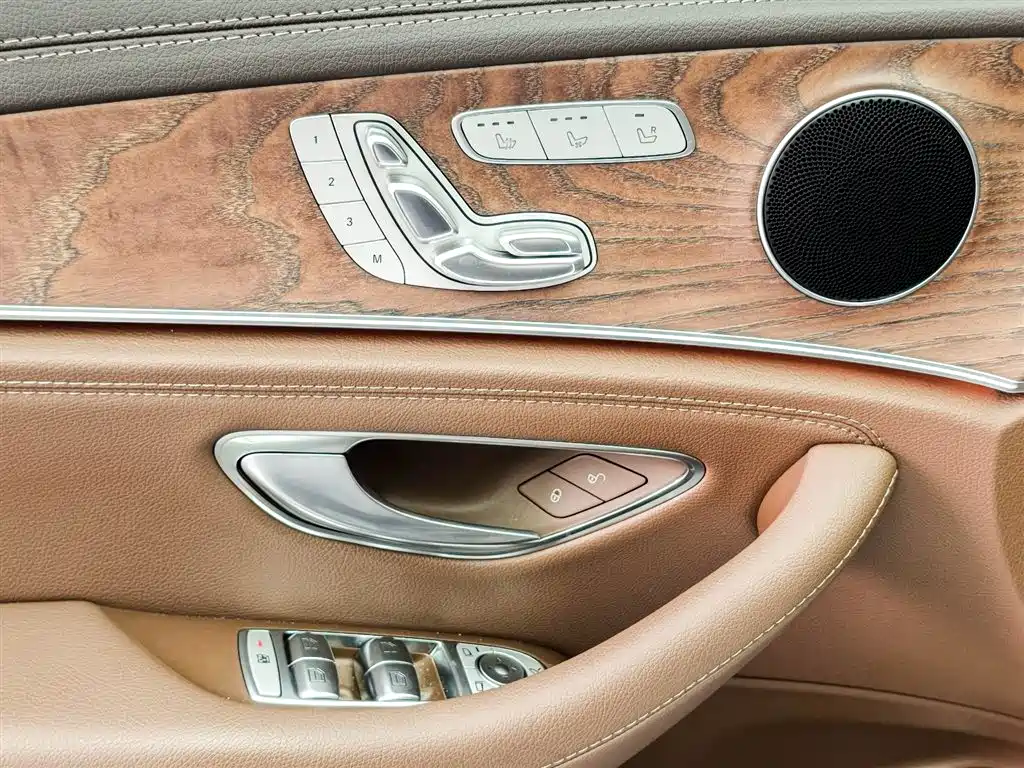 Mercedes-Benz E-Class 2023 E 300 L Fashion