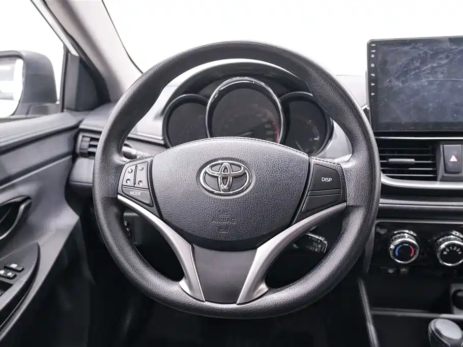 Toyota Yaris L X 1.5L CVT Premium Plus 2022