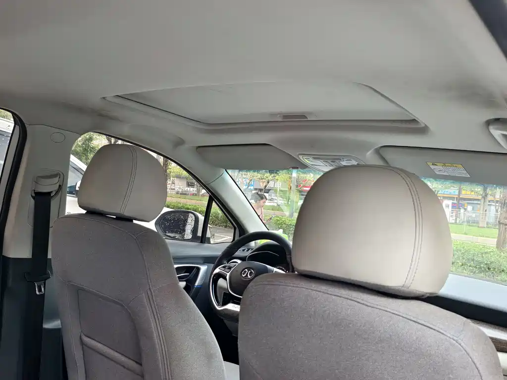 Beijing EU5 2019 R500 Zhifeng Edition