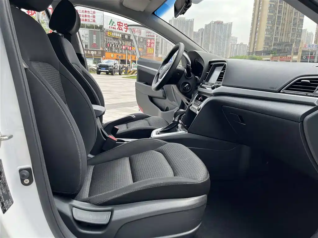 Elantra 2016 1.6L Auto Zhixuan Elite