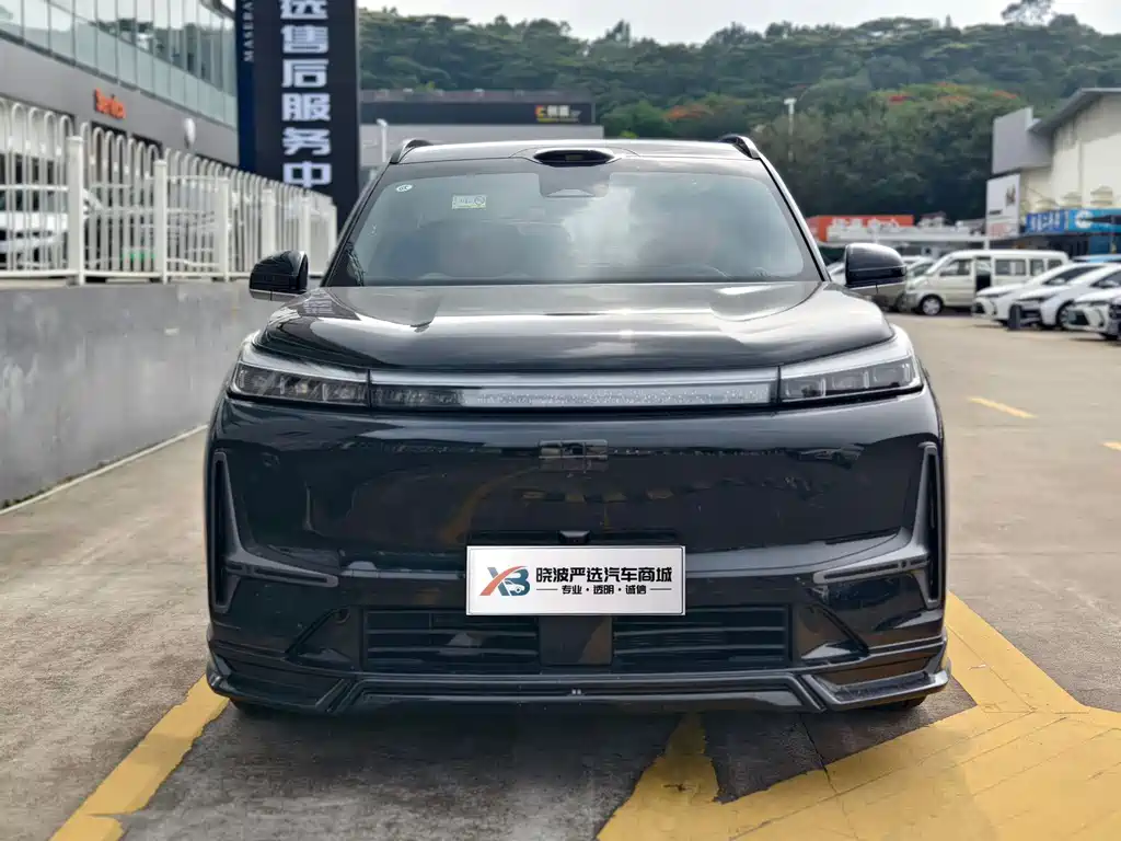 Galaxy M9 2025 230km 2WD Explorer Edition