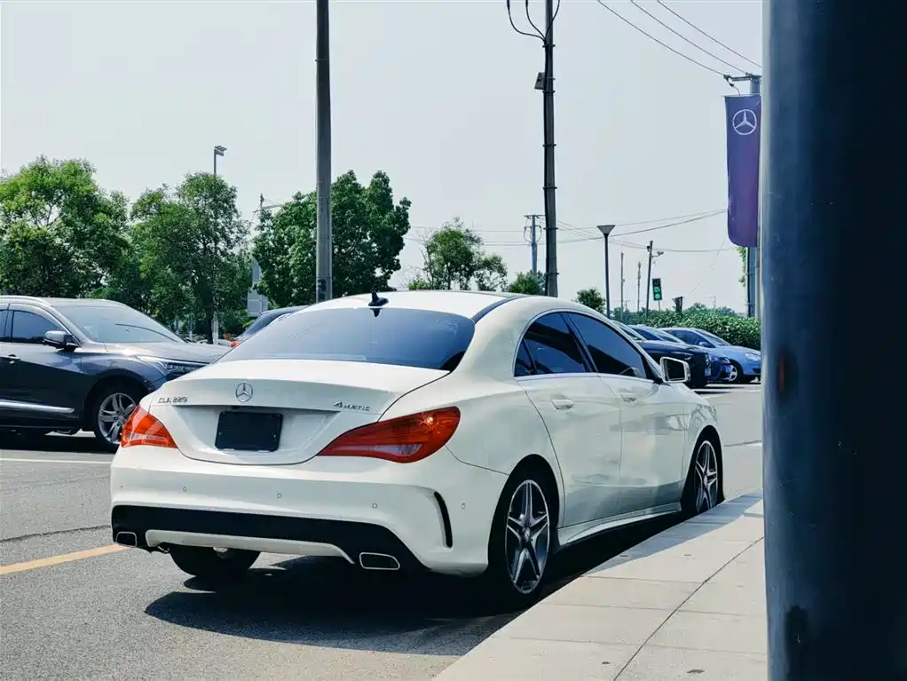 Mercedes-Benz CLA 2015 CLA 220 4MATIC